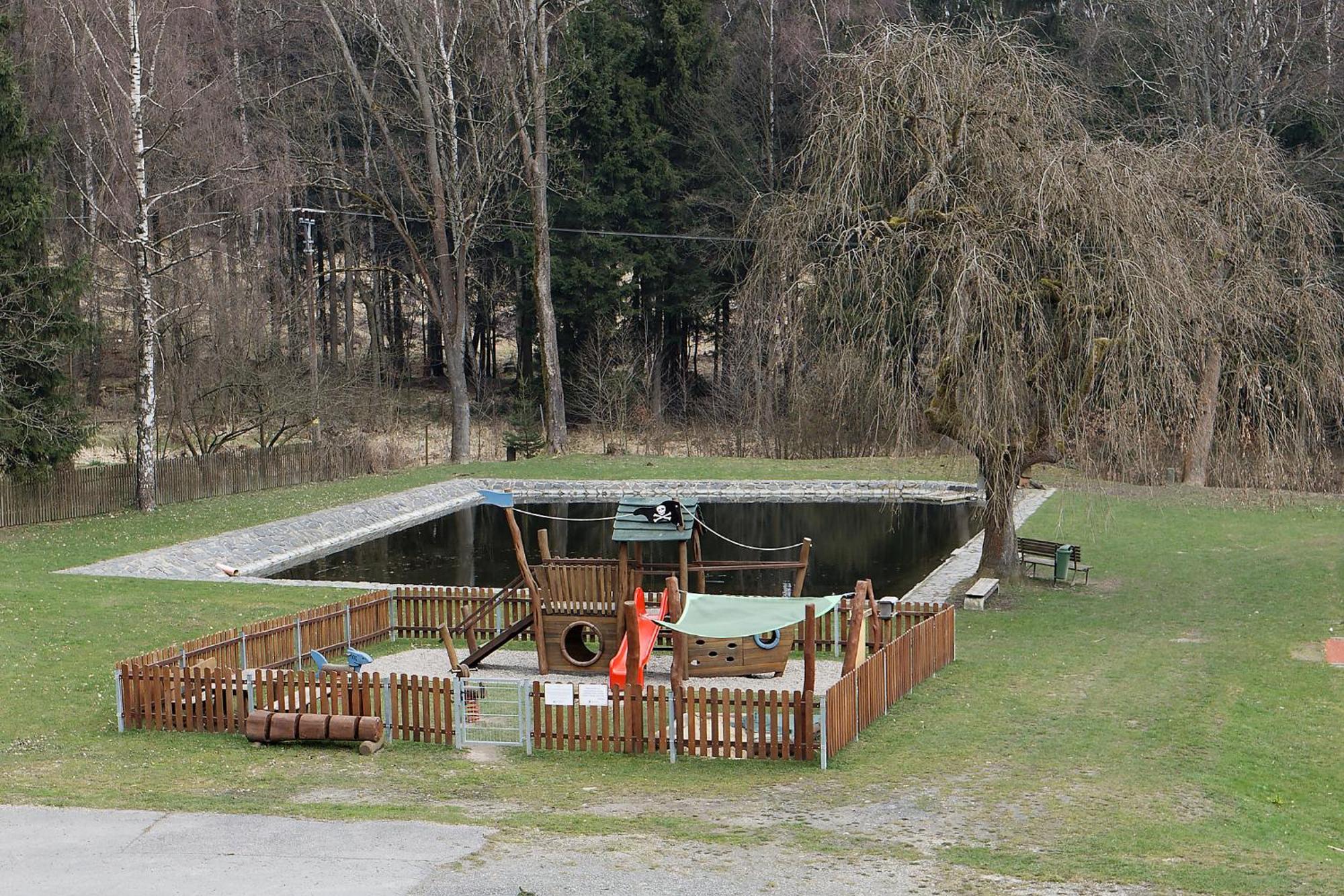 Penzion A Restaurace Na Krizovatce Polevsko Εξωτερικό φωτογραφία